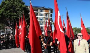 Edremit’te Cumhuriyet’in 102. Yılı Coşkuyla Kutlandı