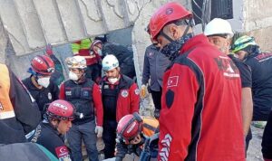 Kartepe’den Dayanışma Eli Gebze’ye Ulaştı