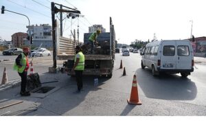 ASAT, Kepez’de yağmursuyu hatlarını temizliyor