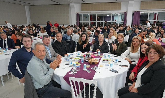 Burhaniye Belediyesi’nden Öğretmenler Günü Yemeği