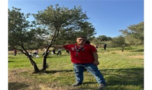 Engelli yurttaşlar ve yakınları zeytin hasadında buluştu