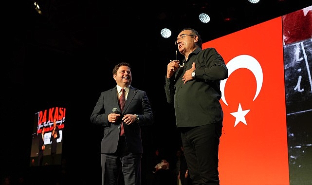 Kadıköy’de Öğretmenler Günü Sunay Akın Gösterisiyle Kutlandı