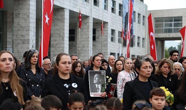 Nilüfer, Ata’sını Cumhuriyet Meydanı’nda andı