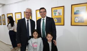 Rıfat Ilgaz’ın Öksüz Civciv’i çocukların karikatürlerinde hayat buldu