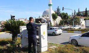 Büyükşehir Manavgat’ın sinyalizasyon altyapısını yeniliyor