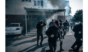 İtfaiye ekiplerinden polis okulunda yangın tatbikatı