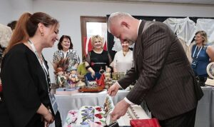 Menemen’de ücretsiz hizmetler 100’e ulaştı