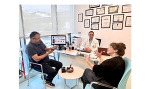 Travma Sonrası Böbrek Yetmezliği Gelişen Yönetmen Onur’un Hayatını Ablasının Bağışı Kurtardı