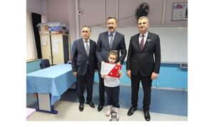 Başkan Sezer, Öğrencilerin Karne Heyecanına Ortak Oldu