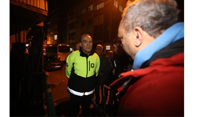 İzmir Büyükşehir Belediyesi ekipleri sağanak yağış nedeniyle seferber oldu