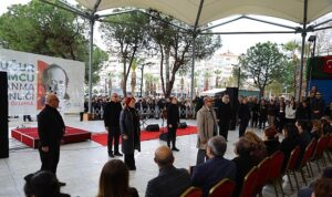 Uğur Mumcu Karabağlar ’da Özlem, Saygı ve Aydınlık Kararlılığıyla Anıldı