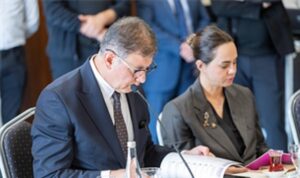 Başkan Tugay’dan kadın mücadelesine güçlü çağrı