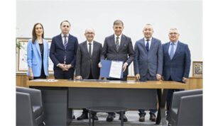 Başkan Tugay’dan tarihi imza