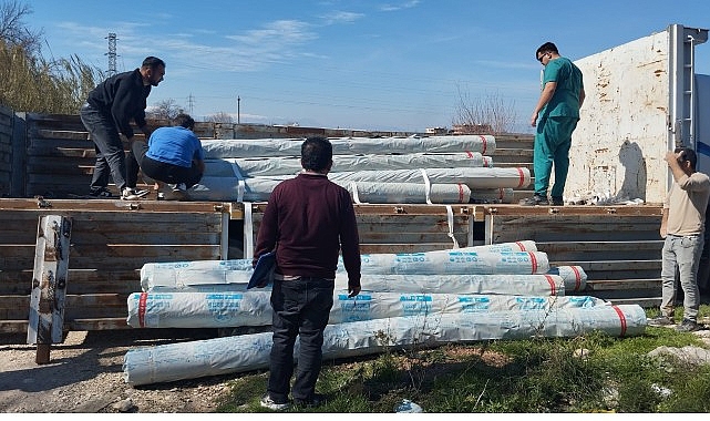 Büyükşehir Belediyesi’nden üreticiye sera naylonu desteği