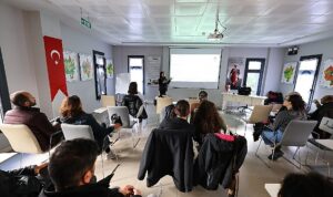 Efes Selçuk’ta Mantar Yetiştiriciliği Eğitimi düzenlendi