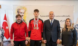 Gaziemirli taekwondocu Türkiye şampiyonu oldu