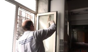 Maltepe’de İbadethaneler düzenli temizleniyor