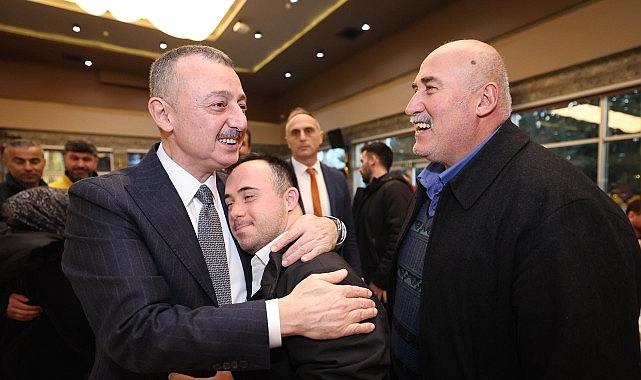 Başkan Büyükakın afet gönüllüleri ile iftar yaptı