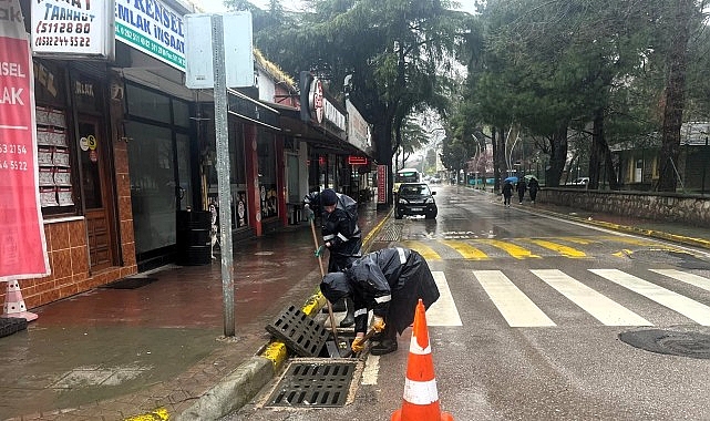 Büyükşehir, su baskını ve taşkın riskine karşı sahada