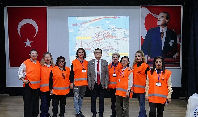 Deprem Uzmanı Moriwaki Ayvalık’ta Uyardı:  “Yapı ve Zemin Güvenliği Hayat Kurtarır”