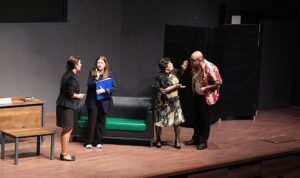 Dikili’de 27 Mart Dünya Tiyatro Günü Coşkusu