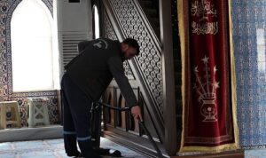 Kartepe’de Camilerde Bayram Mesaisi