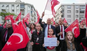 Gaziemir’de 23 Nisan coşkusu kortejle taçlandı