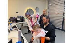 Kaan’ın ilk saç kesimi tatlı bir anıya dönüştü