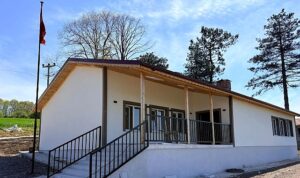 Eski okul binası Büyükşehir’le geleceğe kazandırılıyor