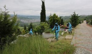 Kocaeli’de şehitlik ve mezarlıklar bayrama hazır