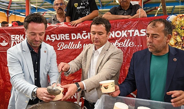 Başkan Erkan Aydın Hamitler’de Aşure Bereketini Vatandaşlarla Paylaştı