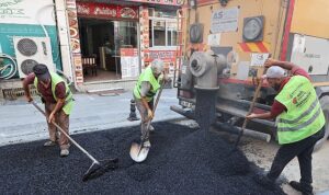 Başkan Vekili Akın, Bağlar Caddesi’ndeki yenileme çalışmalarını yerinde inceledi
