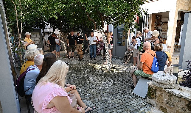 Polonyalı öğretmenlerden Kemer Belediyesi Kültür Evi’ne ziyaret